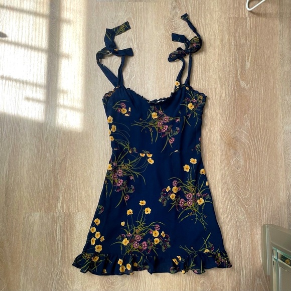 NWOT Reformation Christine Mini Dress in Mademoiselle 6 - Picture 2 of 7